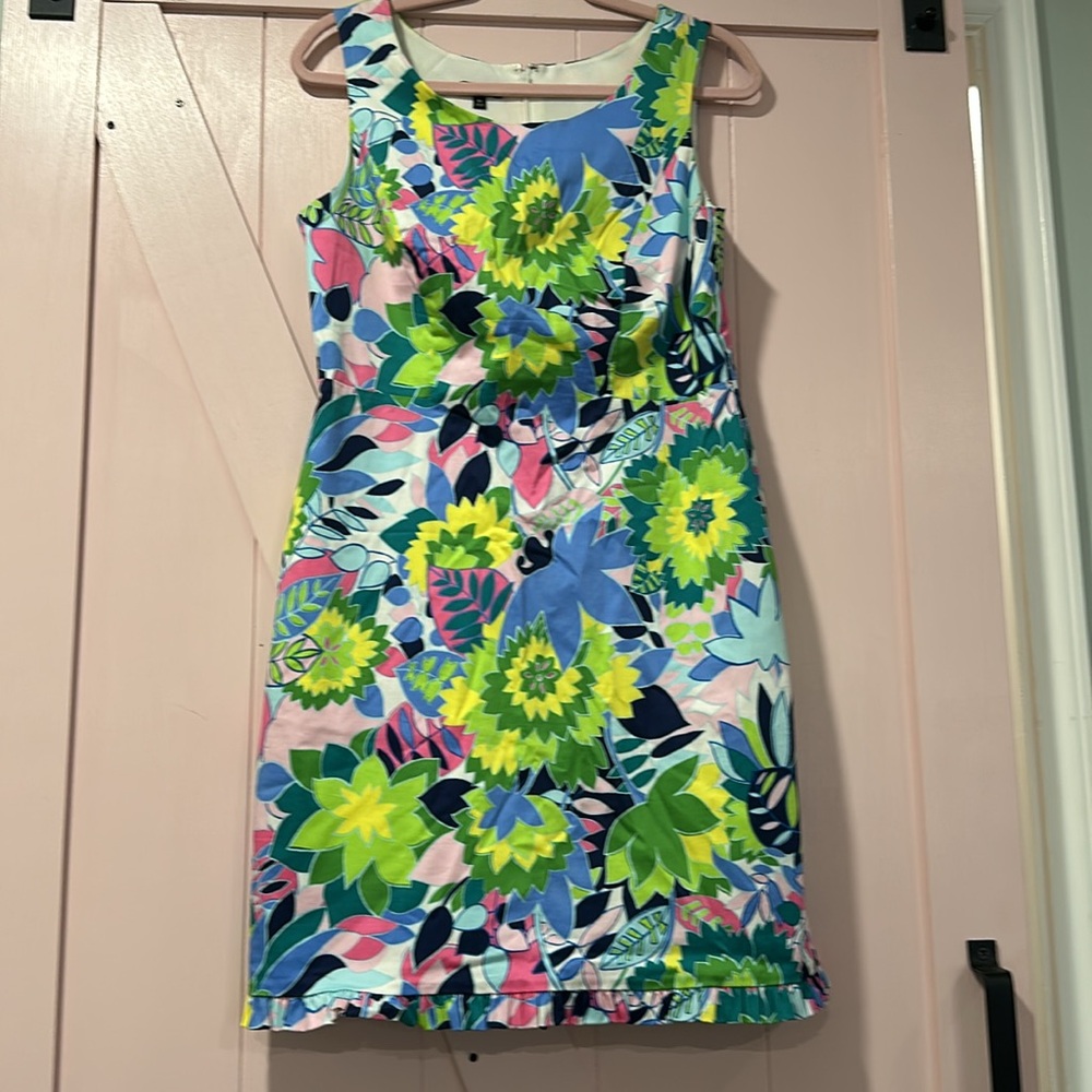 Bright, bold and beautiful sleeveless dress.